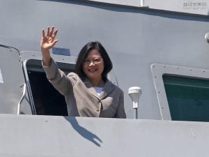 台湾蔡英文总统首出访巴拿马巴拉圭美国 (2)